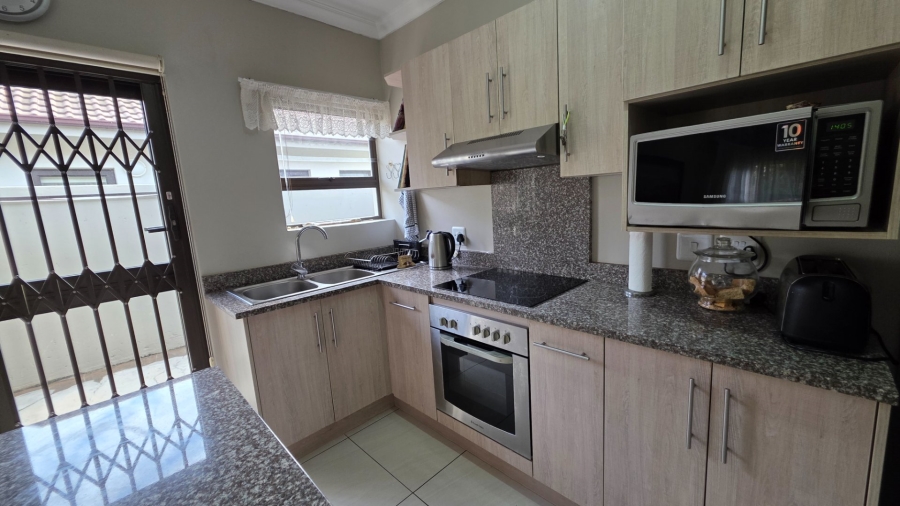 2 Bedroom Property for Sale in Heiderand Western Cape